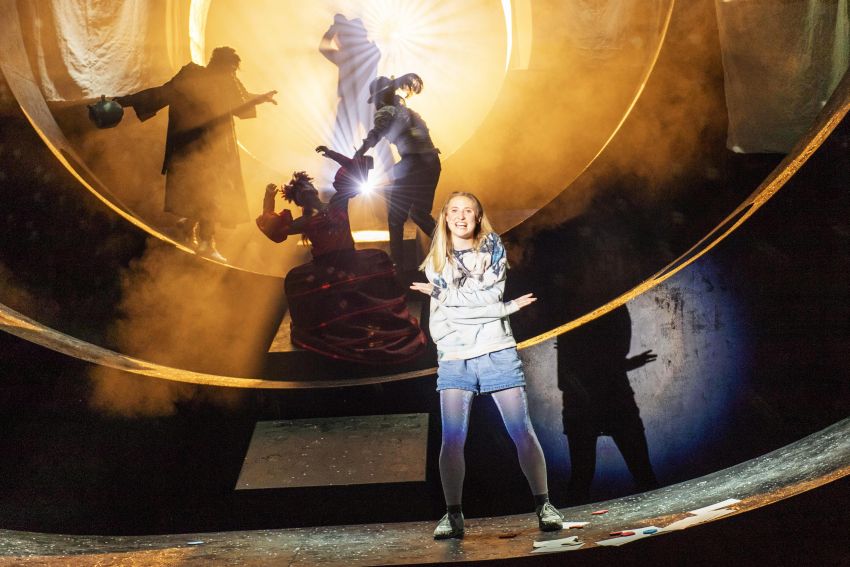 Alice im Wunderland Foto: Thilo Beu